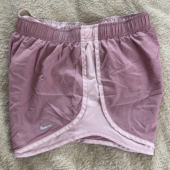 Nike dryfit athletic shorts - Picture 1 of 2